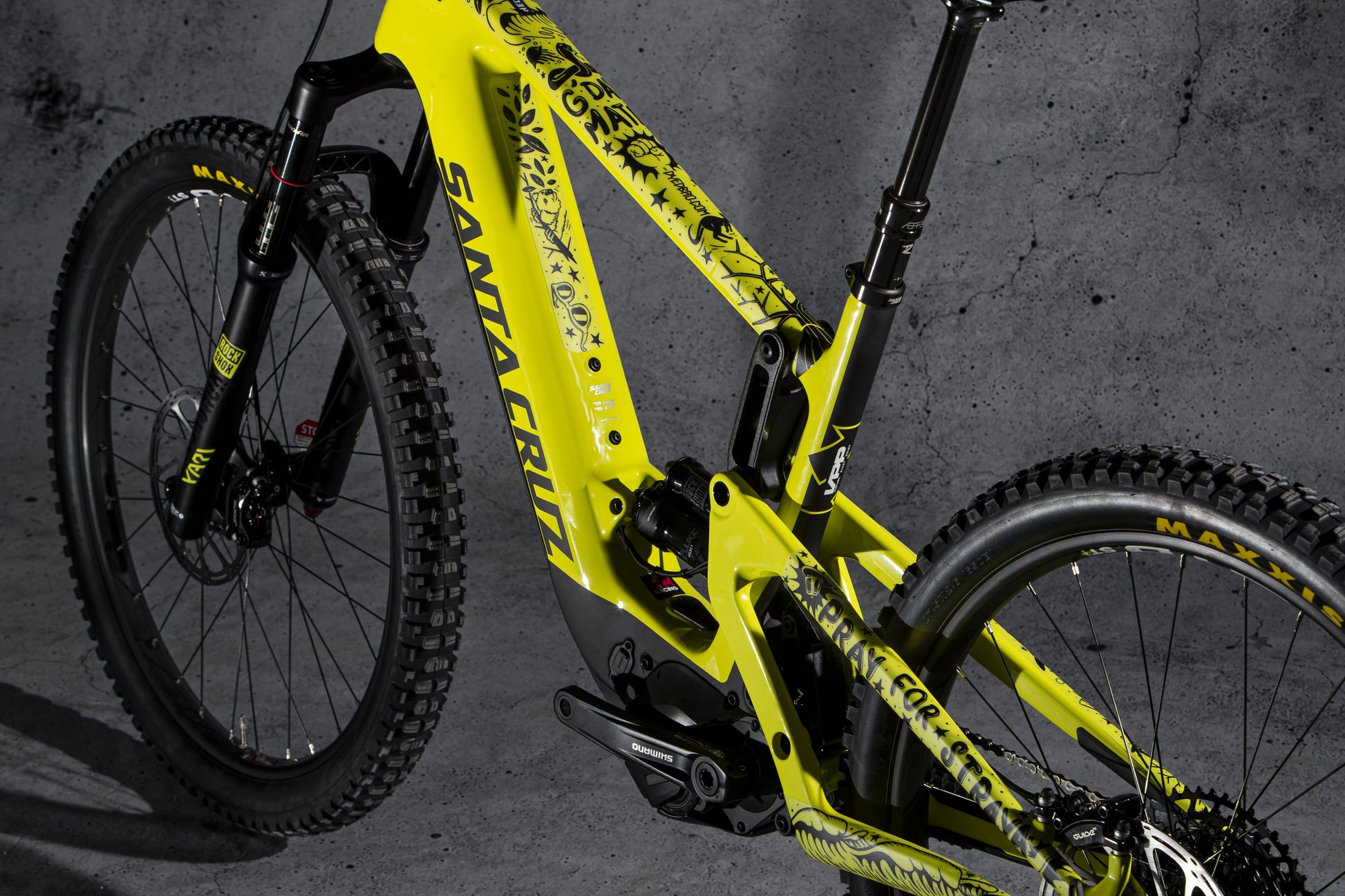 Close up Top tube image of Pray for Straya design