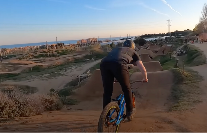 Insane Dirt Jump Flow - with Bernard Kerr