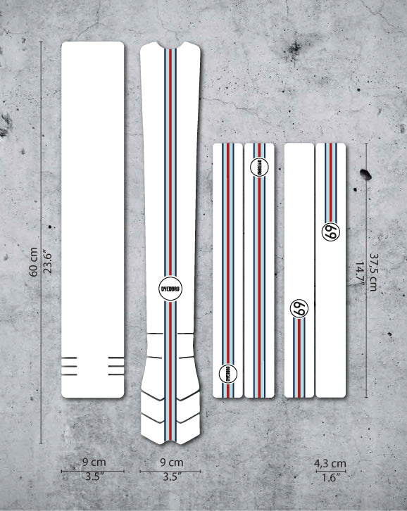 Sagome del kit protezione NEO Racing con strisce blu e rosse su sfondo di cemento
