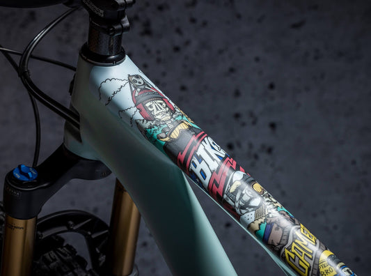 Dist 1 - NEO Stormstatic. Bikes, Camera, Action