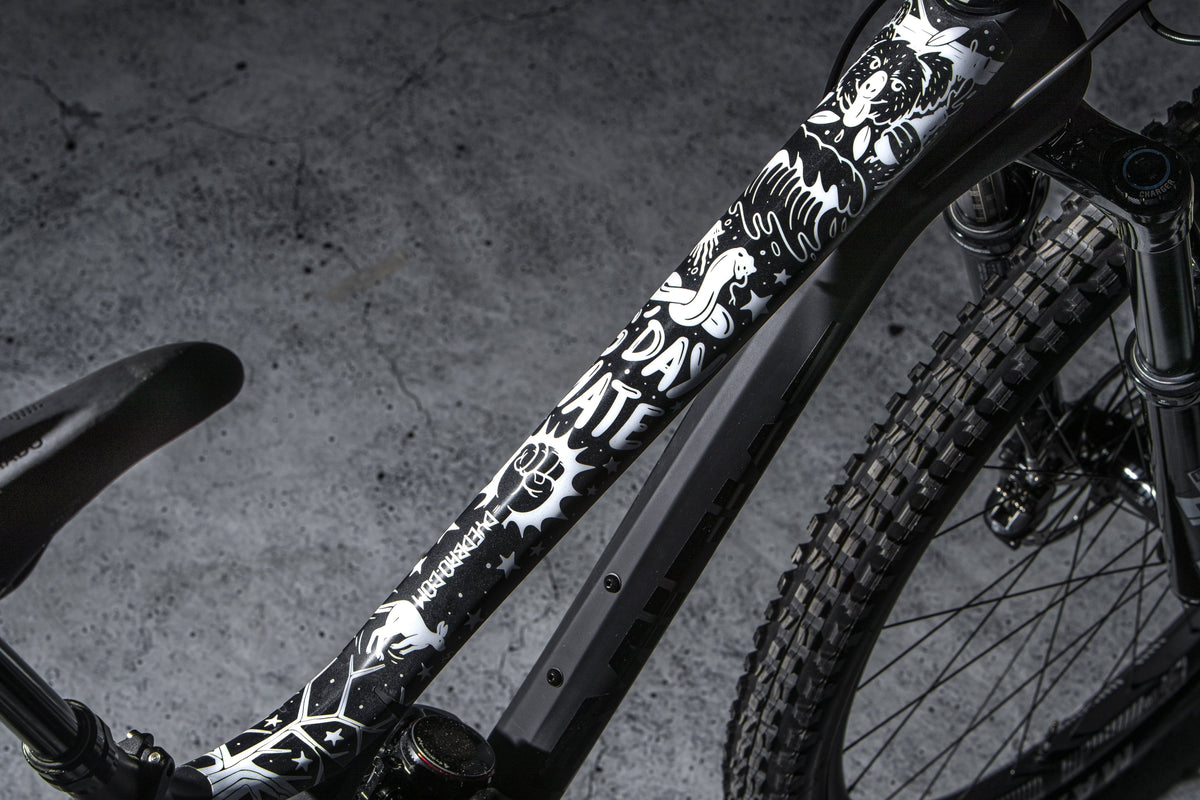 Top tube image of Pray for Straya design