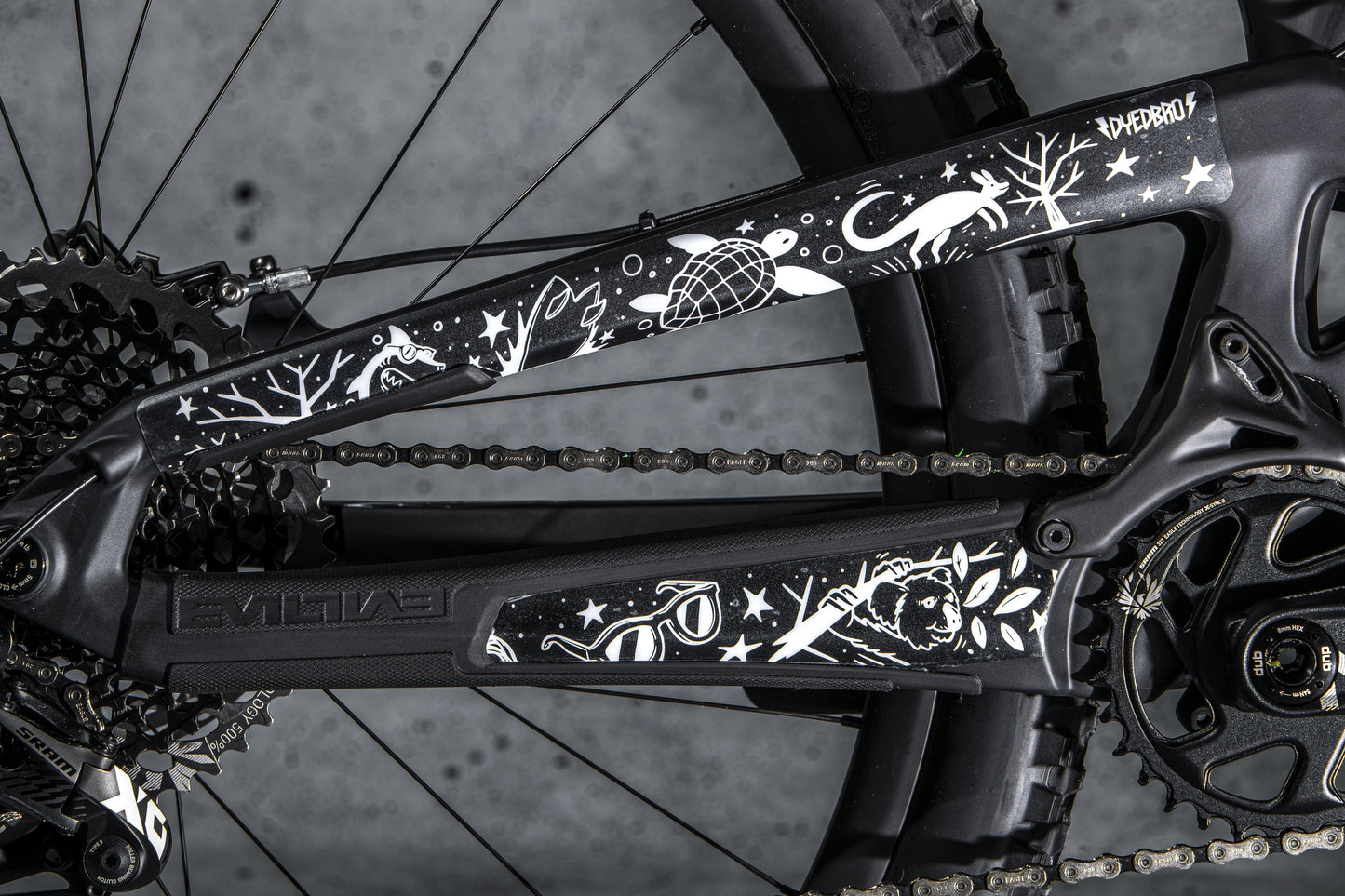 Chainstay and seatstay image of Pray for Straya design
