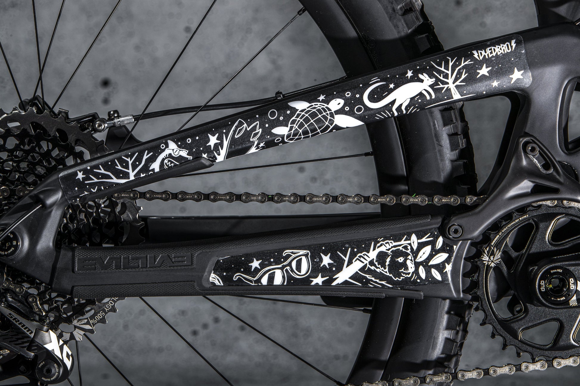 Chainstay and seatstay image of Pray for Straya design