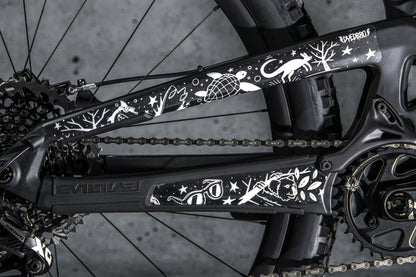 Chainstay and seatstay image of Pray for Straya design