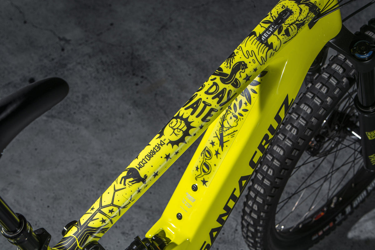Close up tob tube image of Pray for Straya design 2