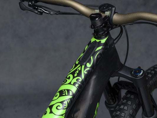 Māori design by DYEDBRO in Black toptube shot