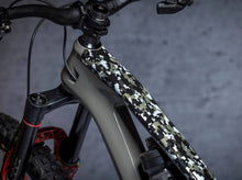 Load image into Gallery viewer, Reflective Camo